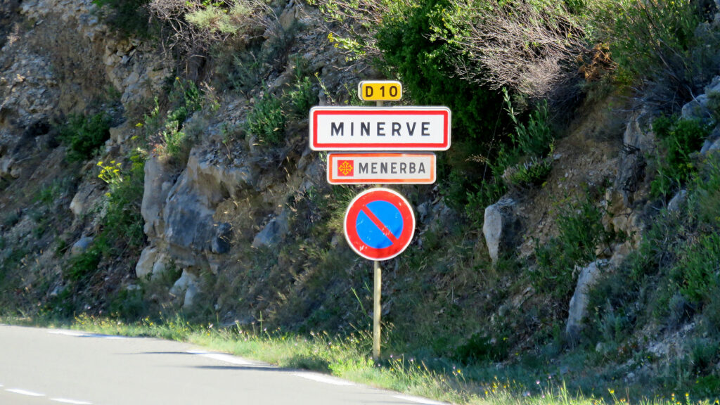 Minerve en Occitanie sous le soleil de juillet